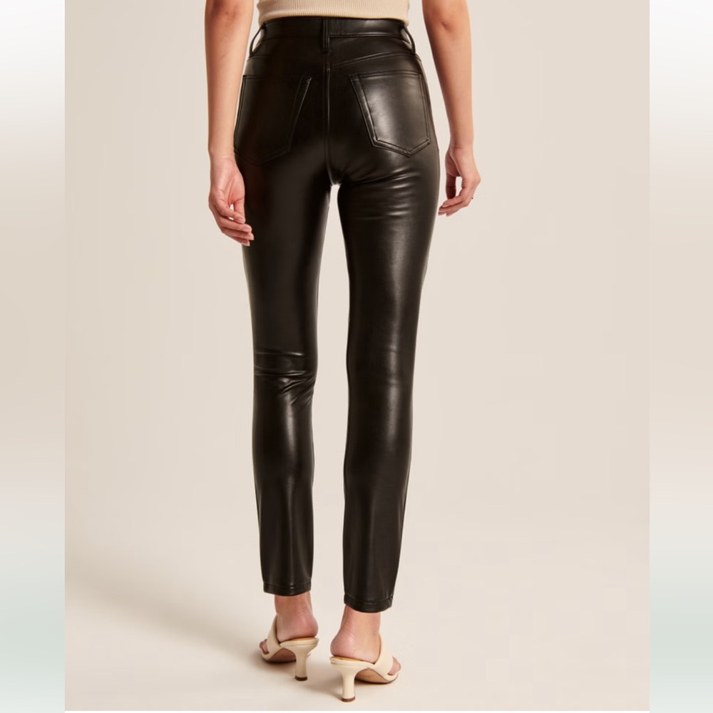 Abercrombie Vegan Leather Skinny Pant, Black, 37R (24W)